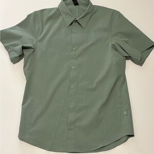 Lululemon Wovenair Sage Green Casual Button Down Shirt NWOT